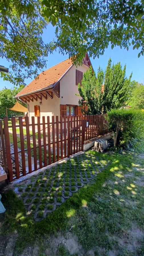 Vila Relax Ii. Vendeghaz Dunapataj Exteriér fotografie