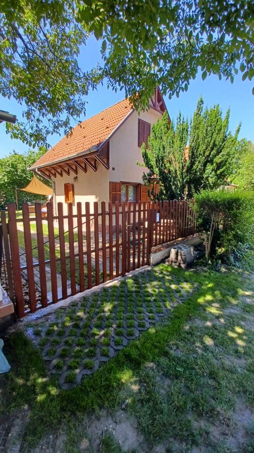 Vila Relax Ii. Vendeghaz Dunapataj Exteriér fotografie